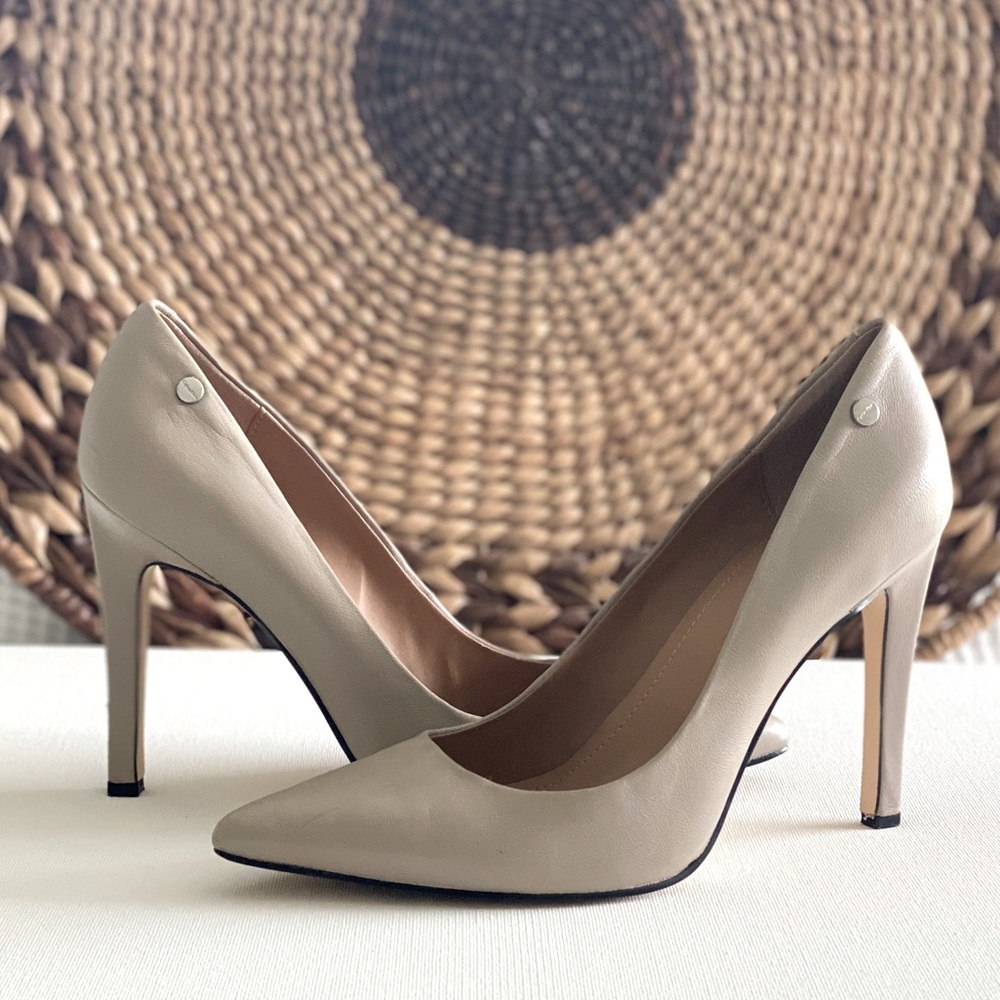 Calvin Klein Brady Heels Nude Leather size 8.5